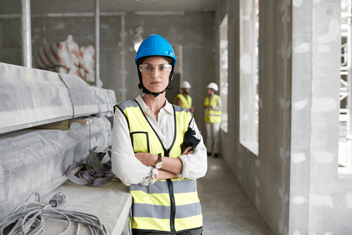 Vrouwelijke Vattenfall medewerker op de werkplaats voor aardwarmte