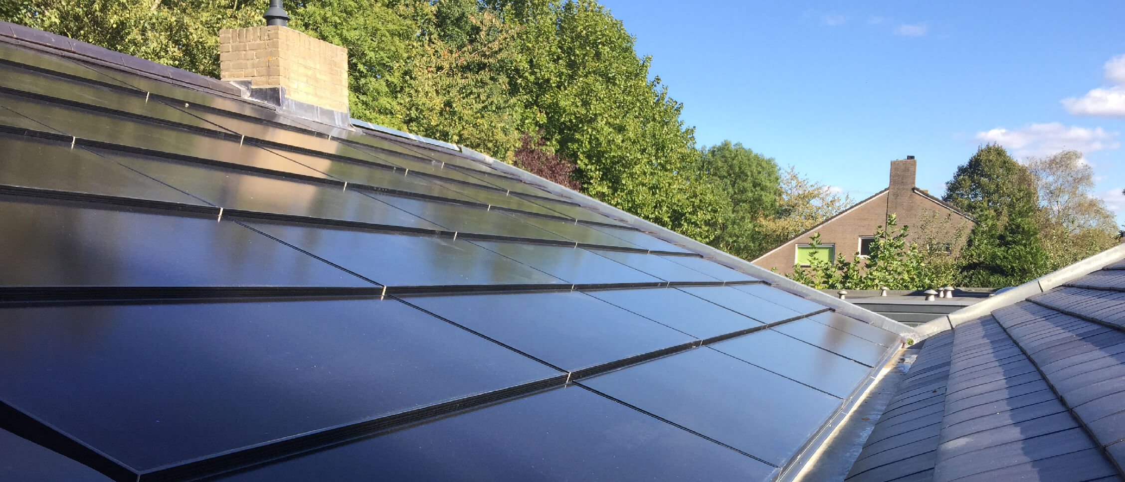 dak met zonnepanelen