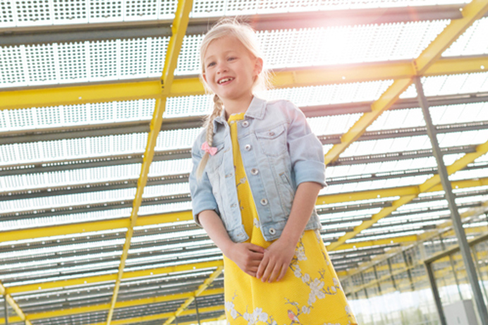 Duurzame energie bronnen | Meisje in de zon