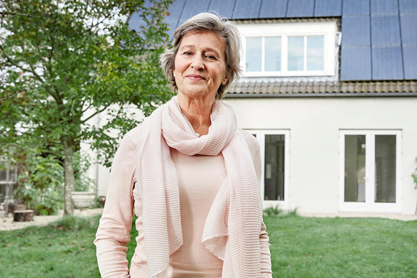 PuurGroen Gas aanvragen | Vrouw in de tuin