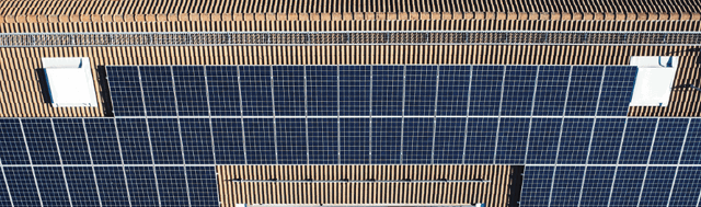 Energiebesparende zonnepanelen op stal