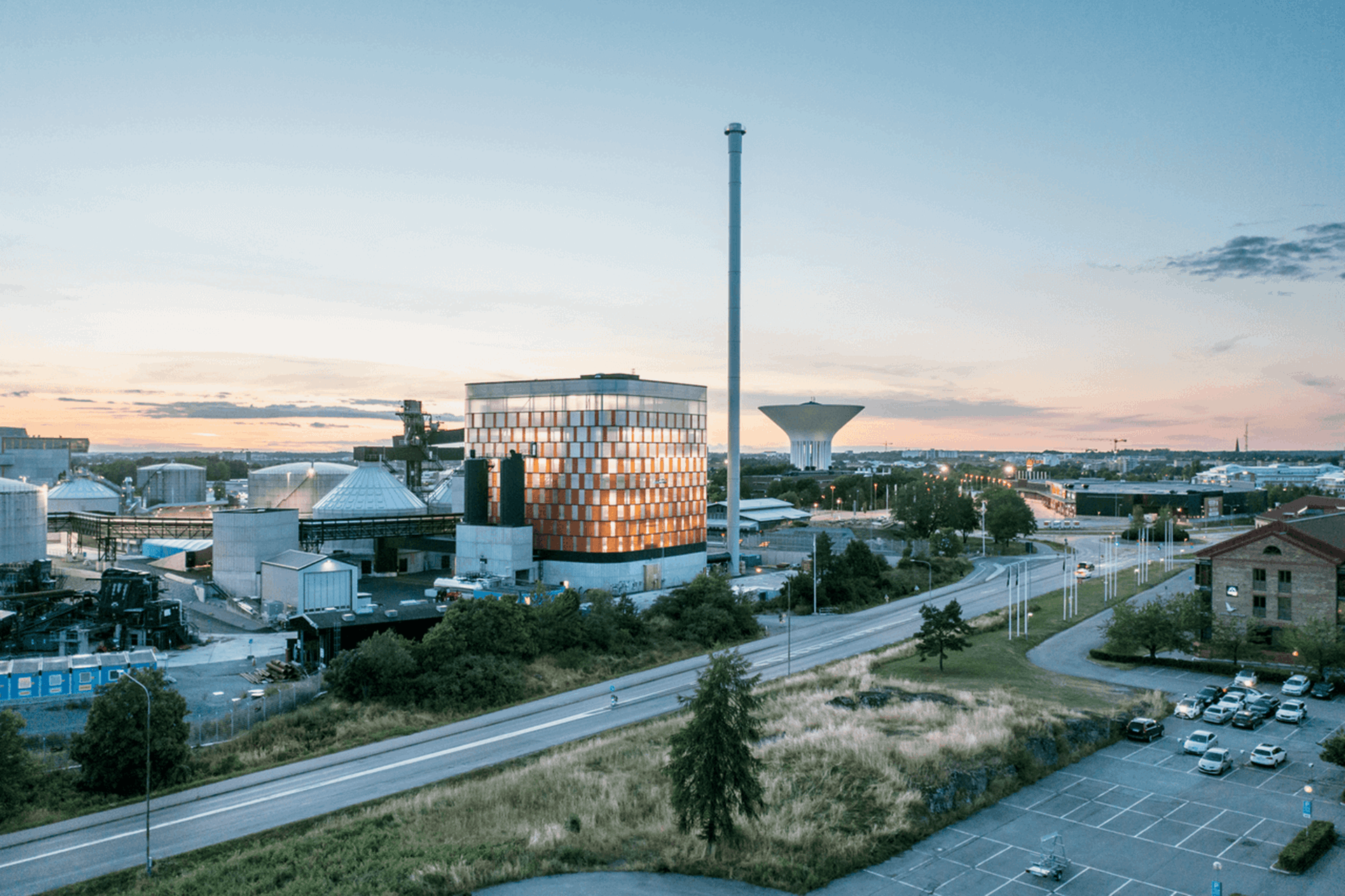 Vattenfall's new heating plant Carpe Futurum will, by replacing peat with biofuels, in the form of recycled wood, groats and bark, contribute to a fossil-free Uppsala.