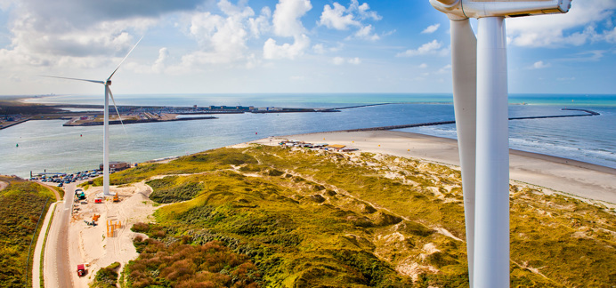 Windmolens vanaf grote hoogte gezien - Windenergie