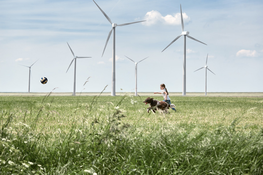 Weiland met windmolens
