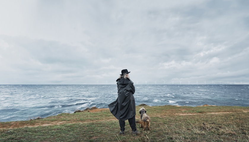 Man aan de kust