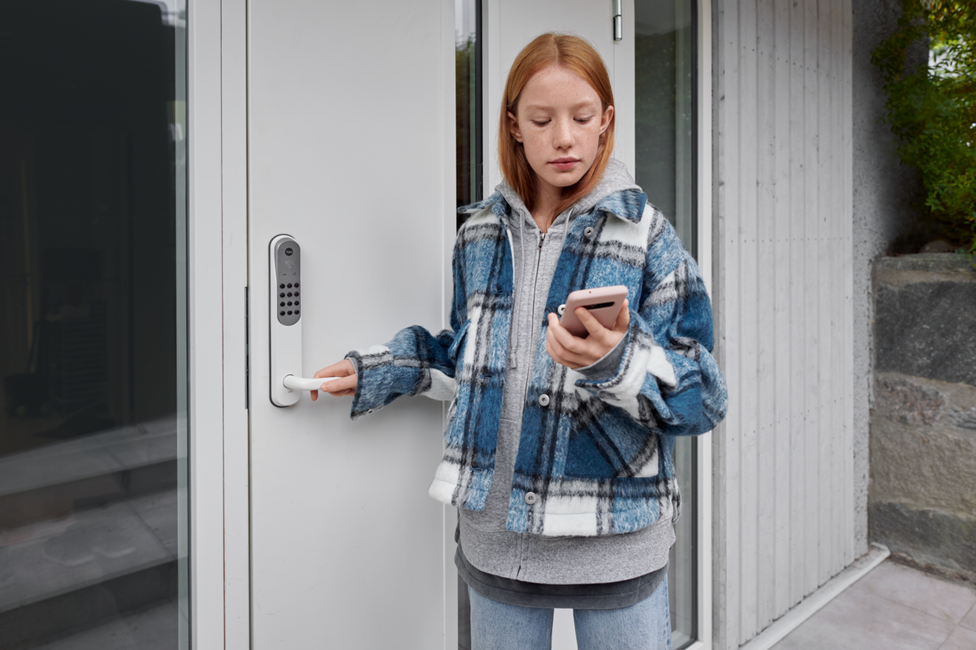 Meisje zoekt goedkoopste energieleverancier | Vattenfall energie