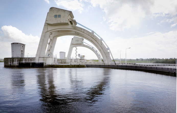 Waterkrachtcentrale Maurik levert hydropower