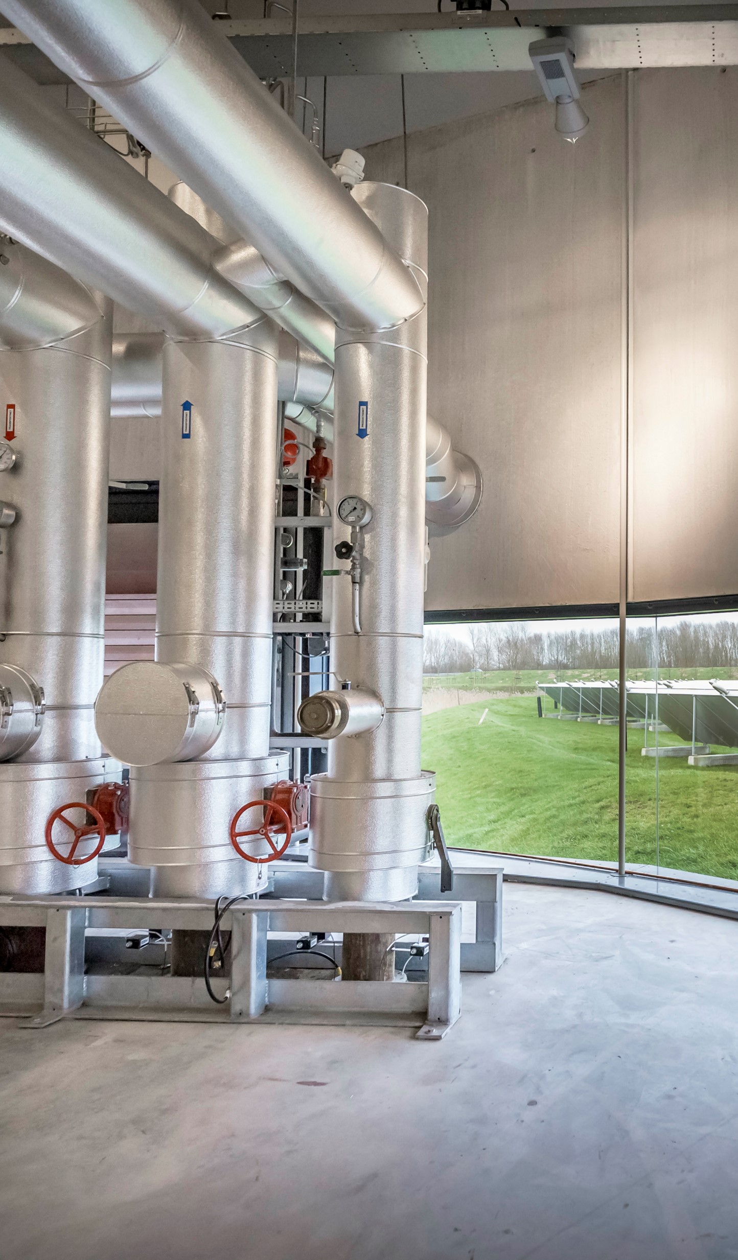 Technische installatie bij het Zoneiland Almere | Vattenfall over zonnestralen uit je douche