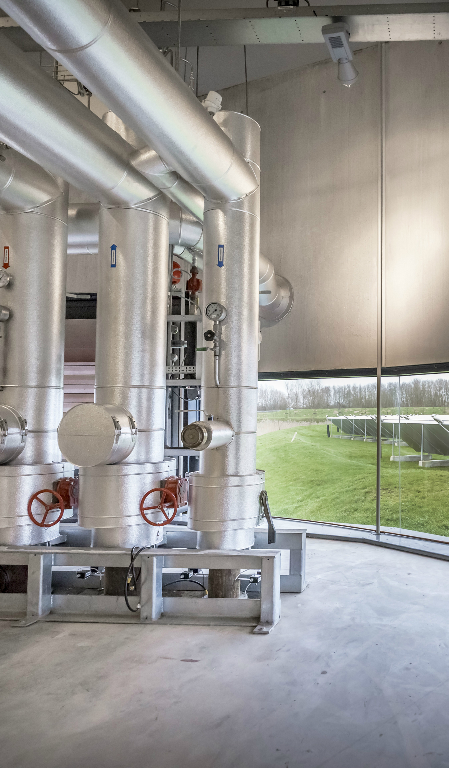 Technische installatie bij het Zoneiland Almere | Vattenfall over zonnestralen uit je douche