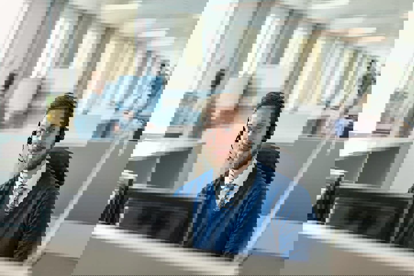 Collega's op kantoor
