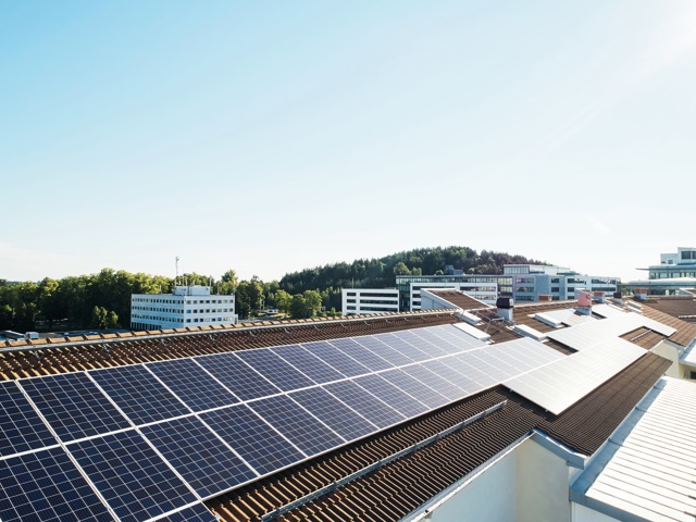 Terugverdientijd zonnepanelen | Zonnepanelen op daken van woningen