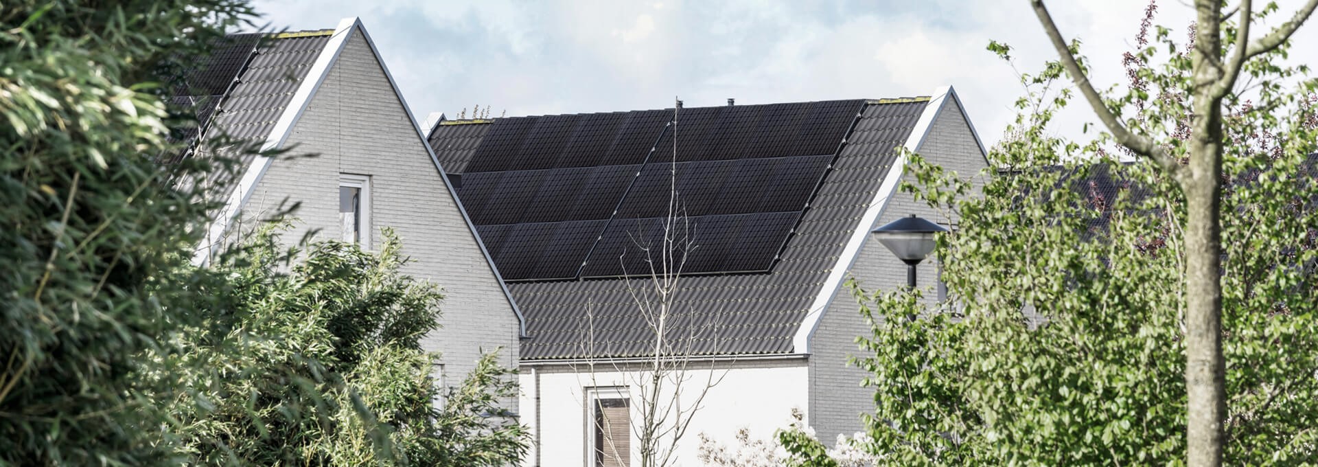 Terugverdientijd zonnepanelen | Zonnepanelen op dak van een huis