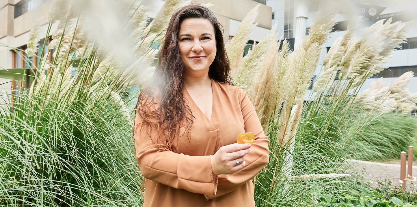 Ivona Clerc van Dupini met duurzame fopspeen van natuurrubber